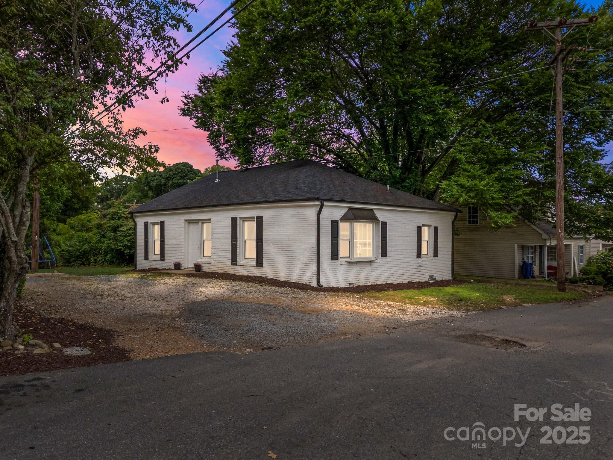 207 Eden Street Davidson, NC 28036