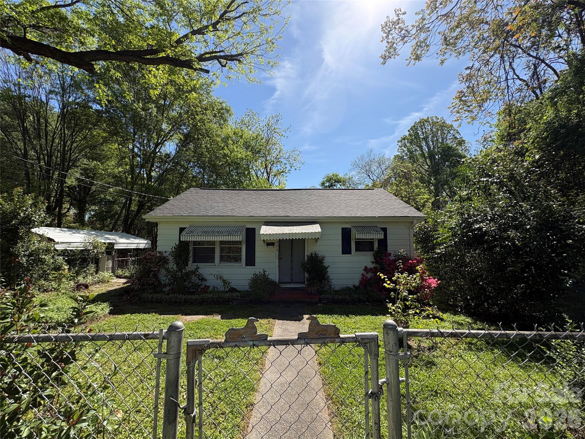 430 S Columbia Street Gastonia, NC 28054