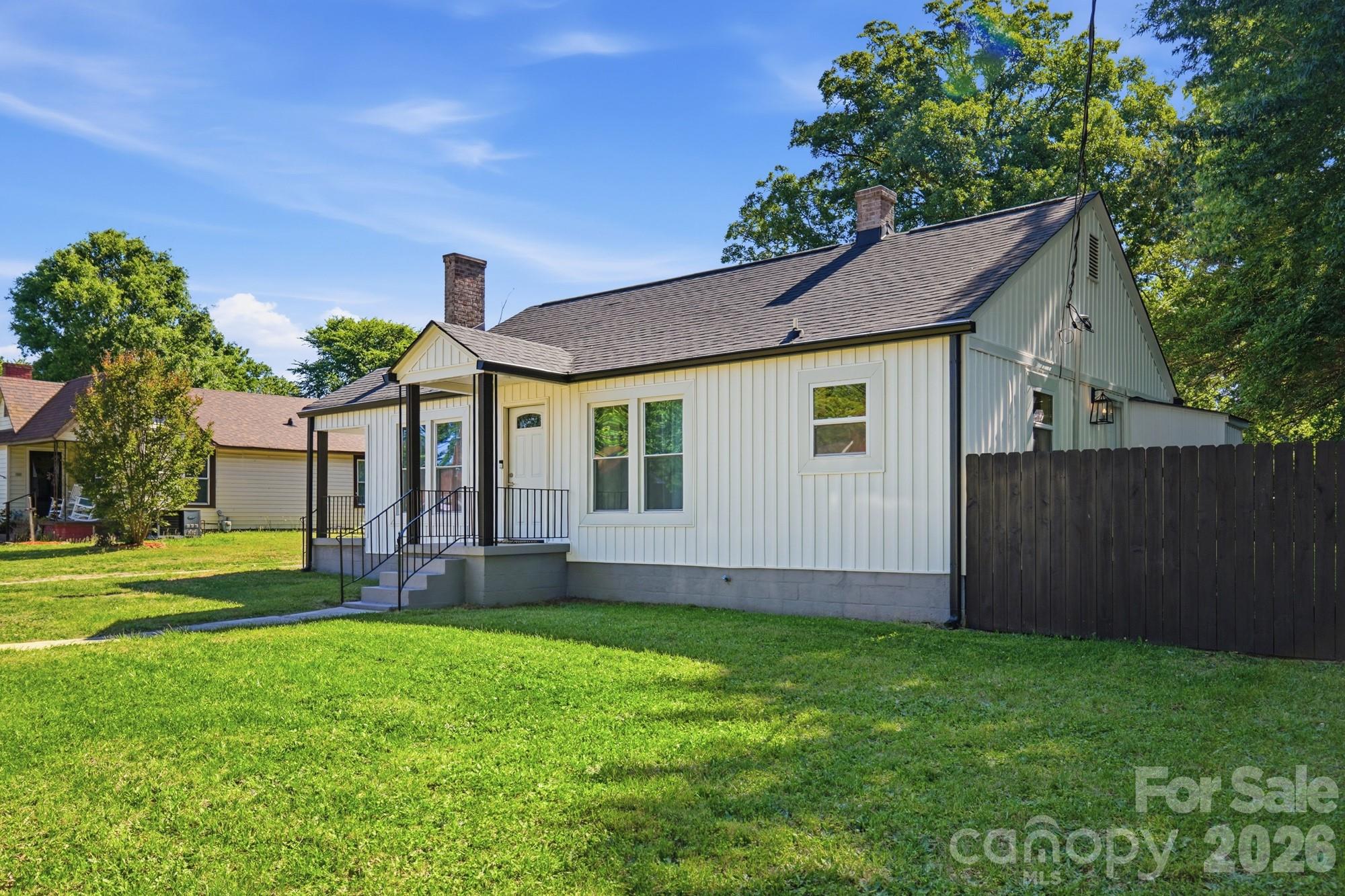 912 Laura Avenue Kannapolis, NC 28083