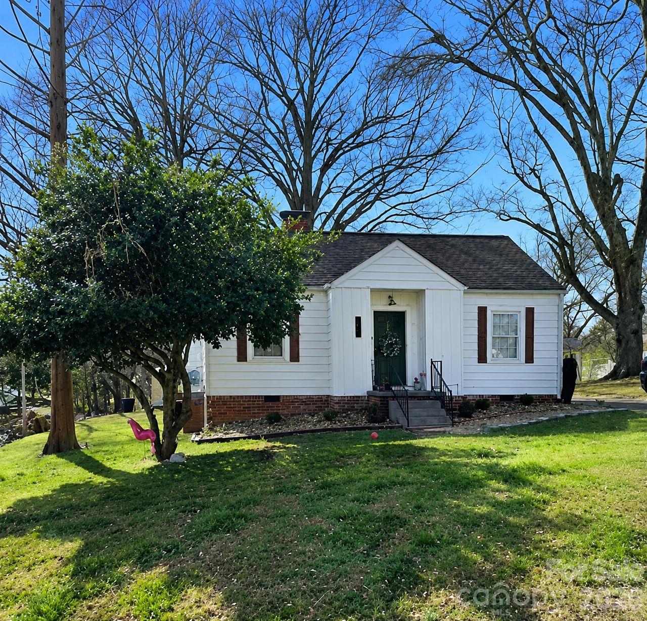 506 S Cedar Street Lincolnton, NC 28092