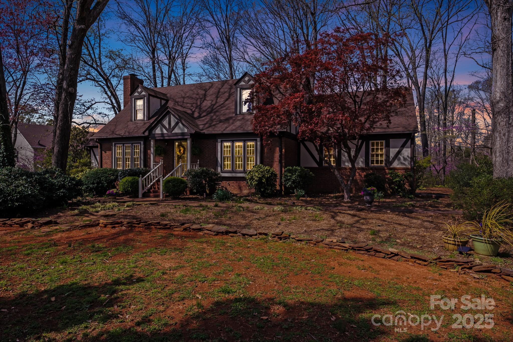 2324 Chestnut Lane Matthews, NC 28104