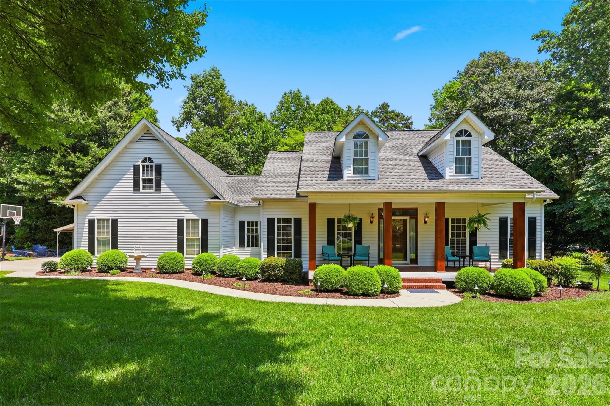2230 Wedgewood Drive Matthews, NC 28104