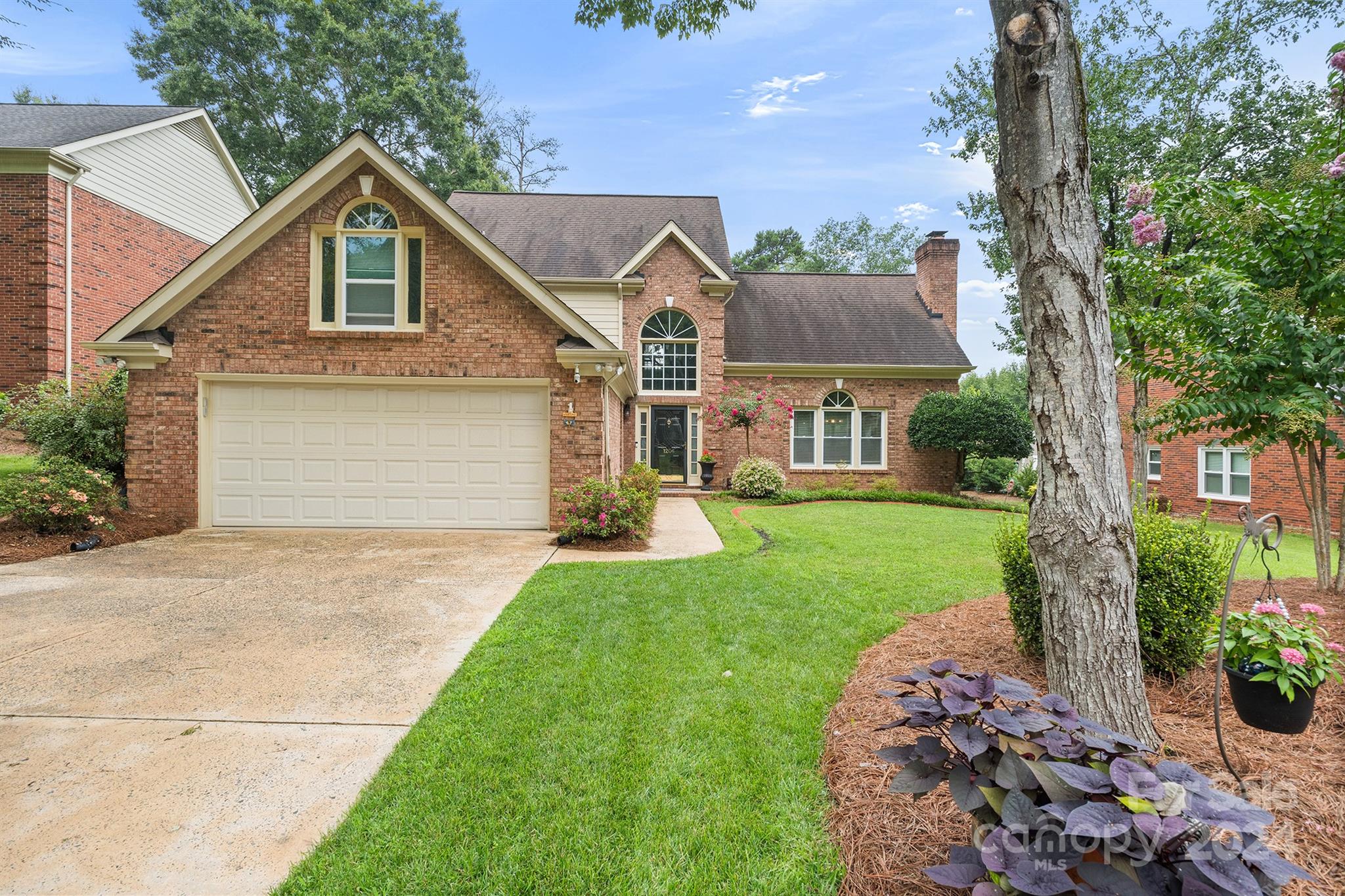 28105 Homes for Sale Matthews, NC