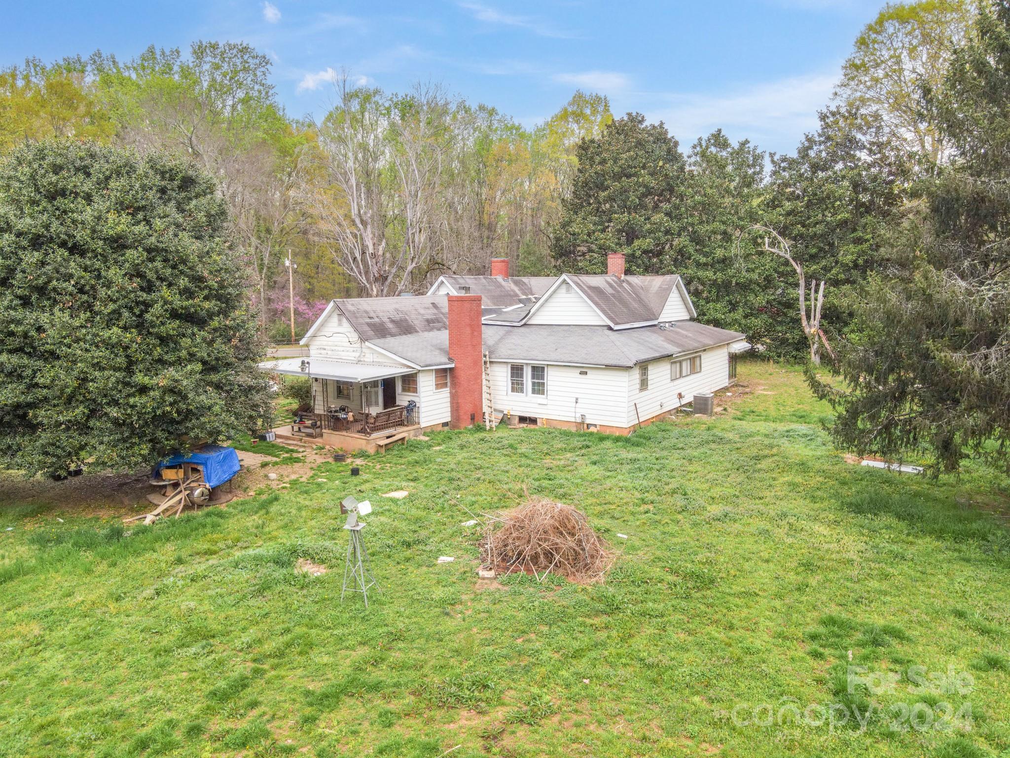 1825 Old Nc 27 Highway Mount Holly, NC 28120