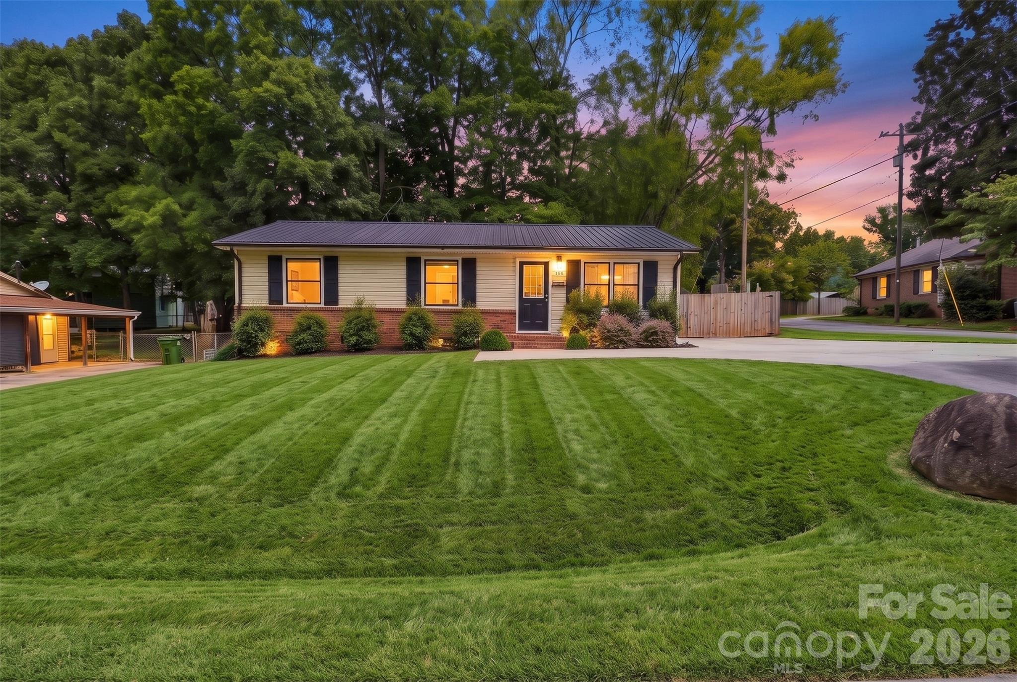 100 W Nims Avenue Mount Holly, NC 28120