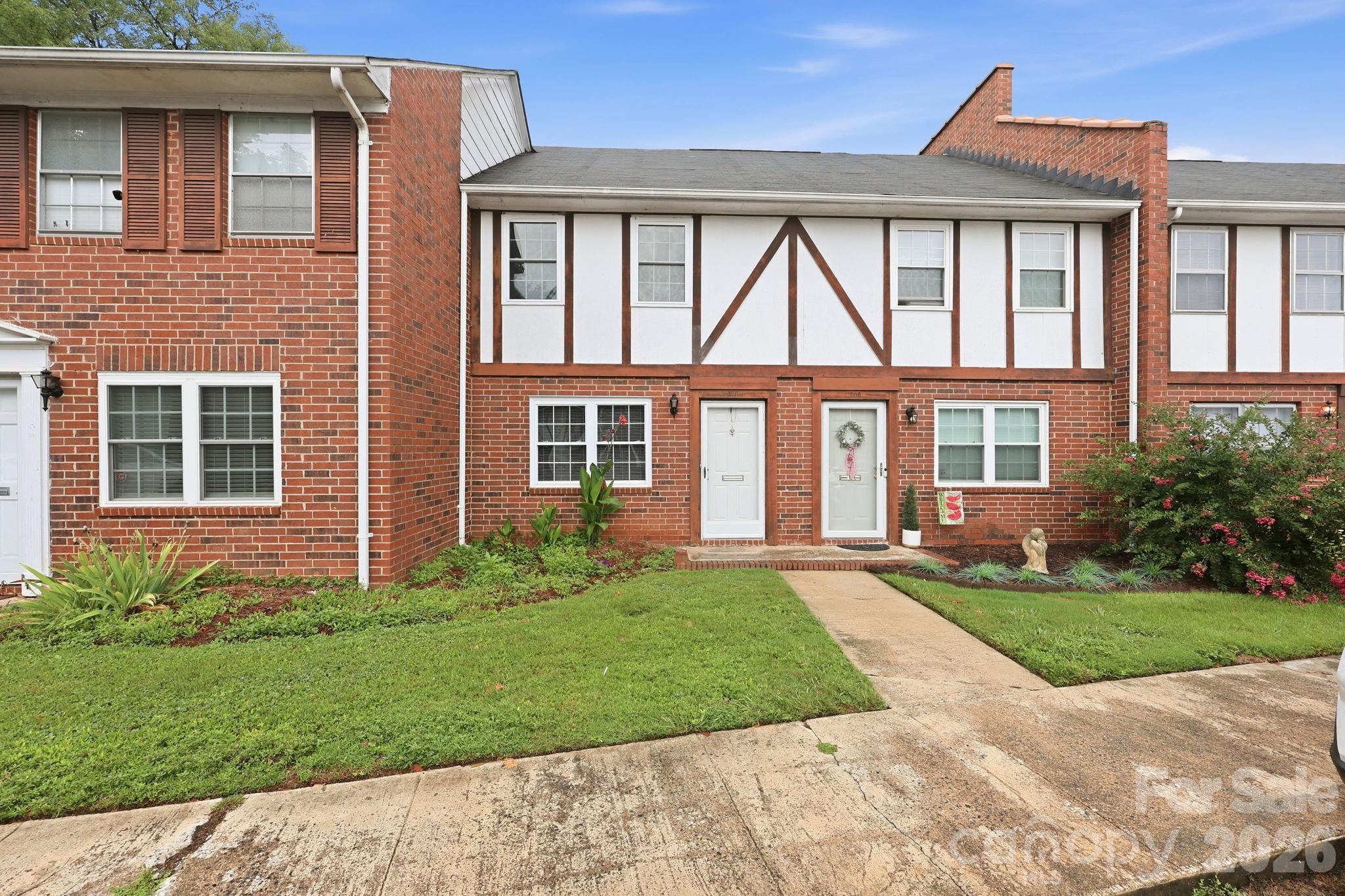1300 Larchmont Place Salisbury, NC 28144