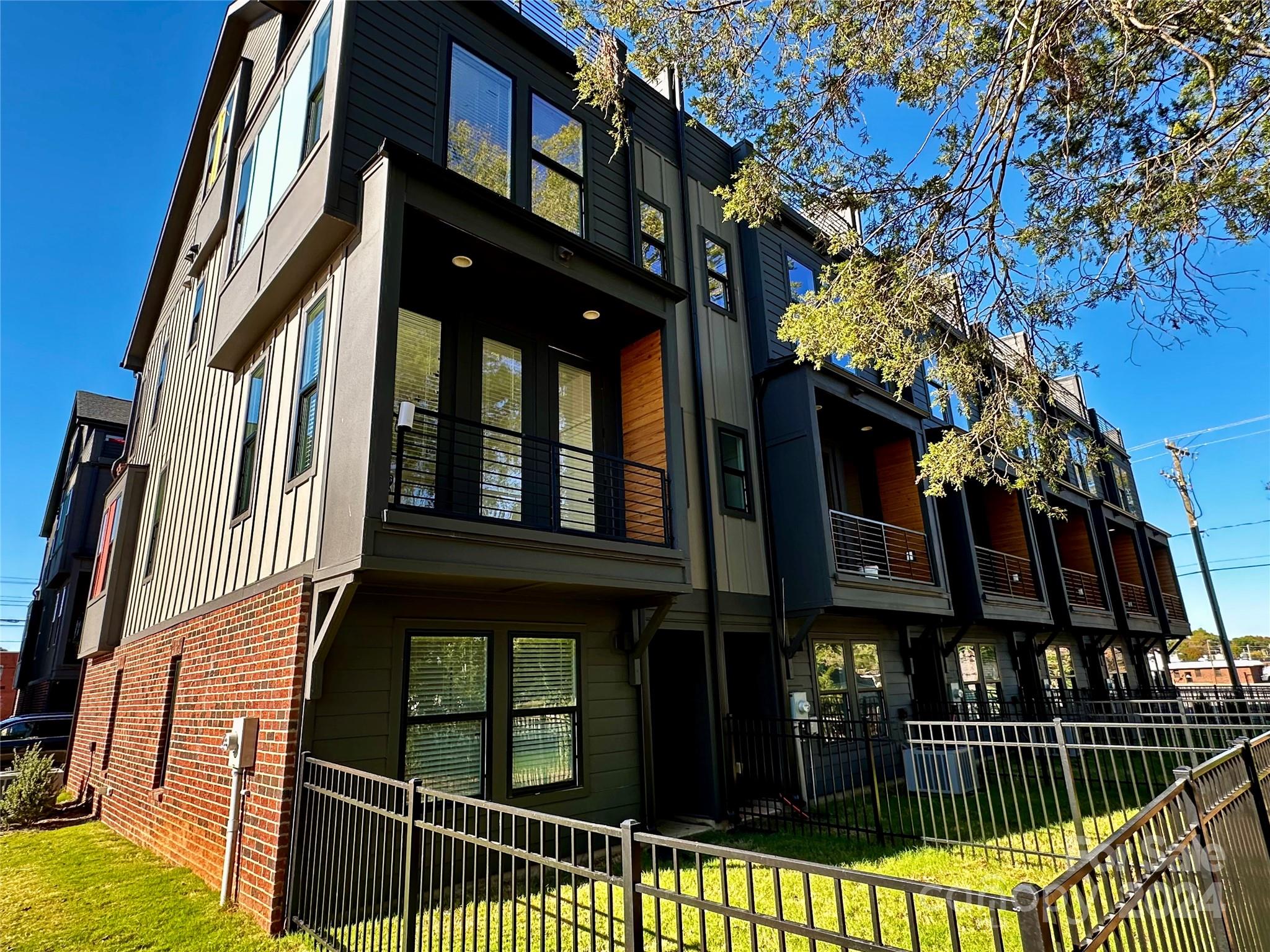 Primary property view