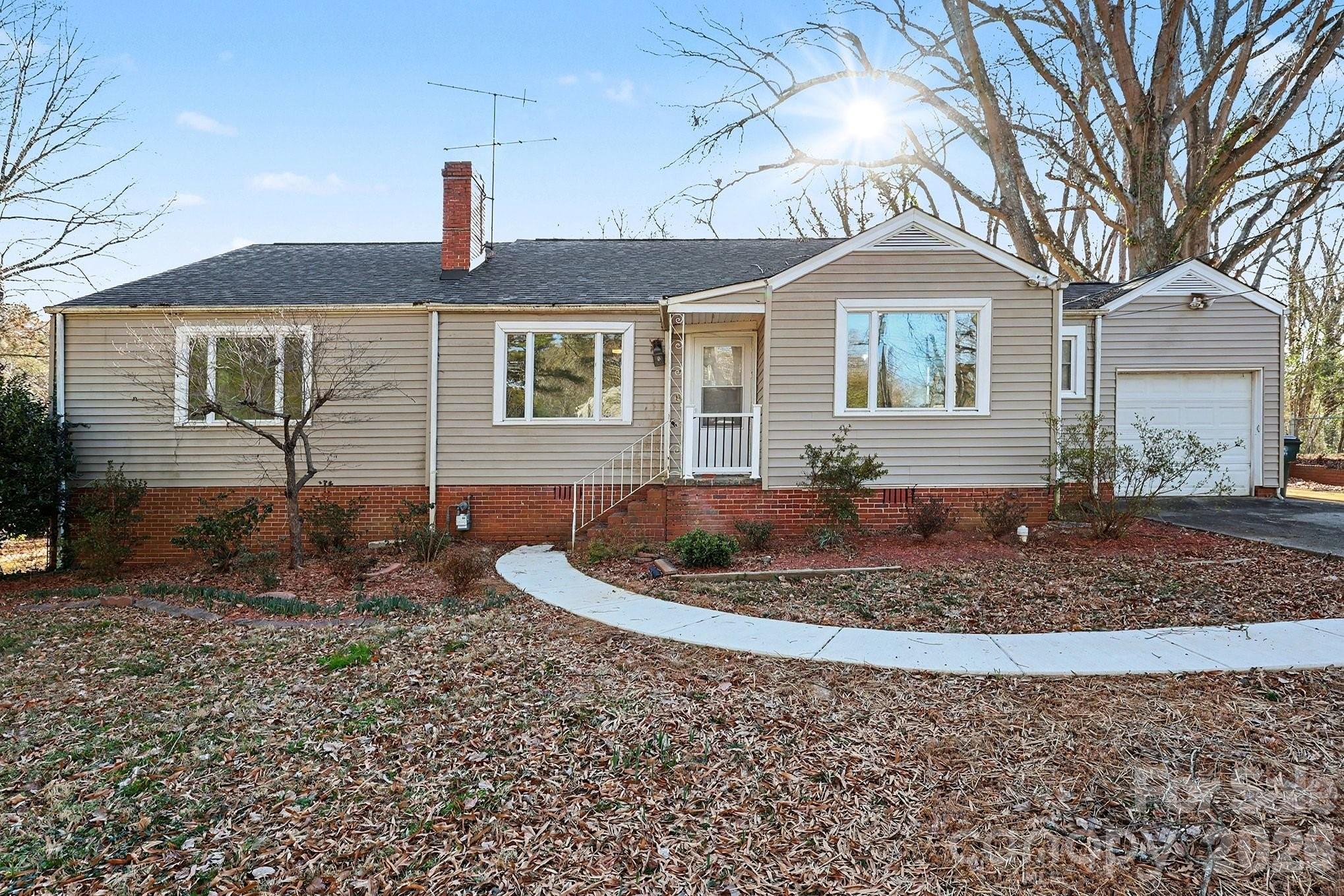 225 Valleyview Place Charlotte, NC 28208