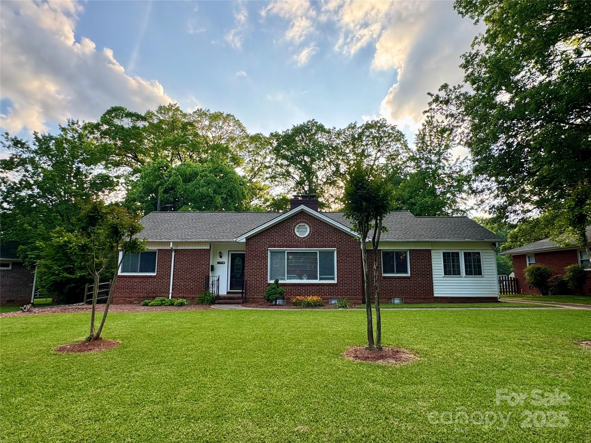 4448 Halstead Drive Charlotte, NC 28209