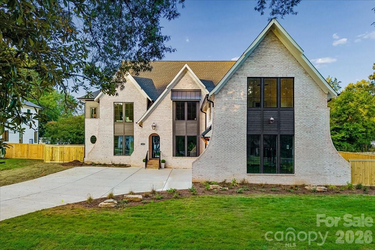 4635 Water Oak Road Charlotte, NC 28211