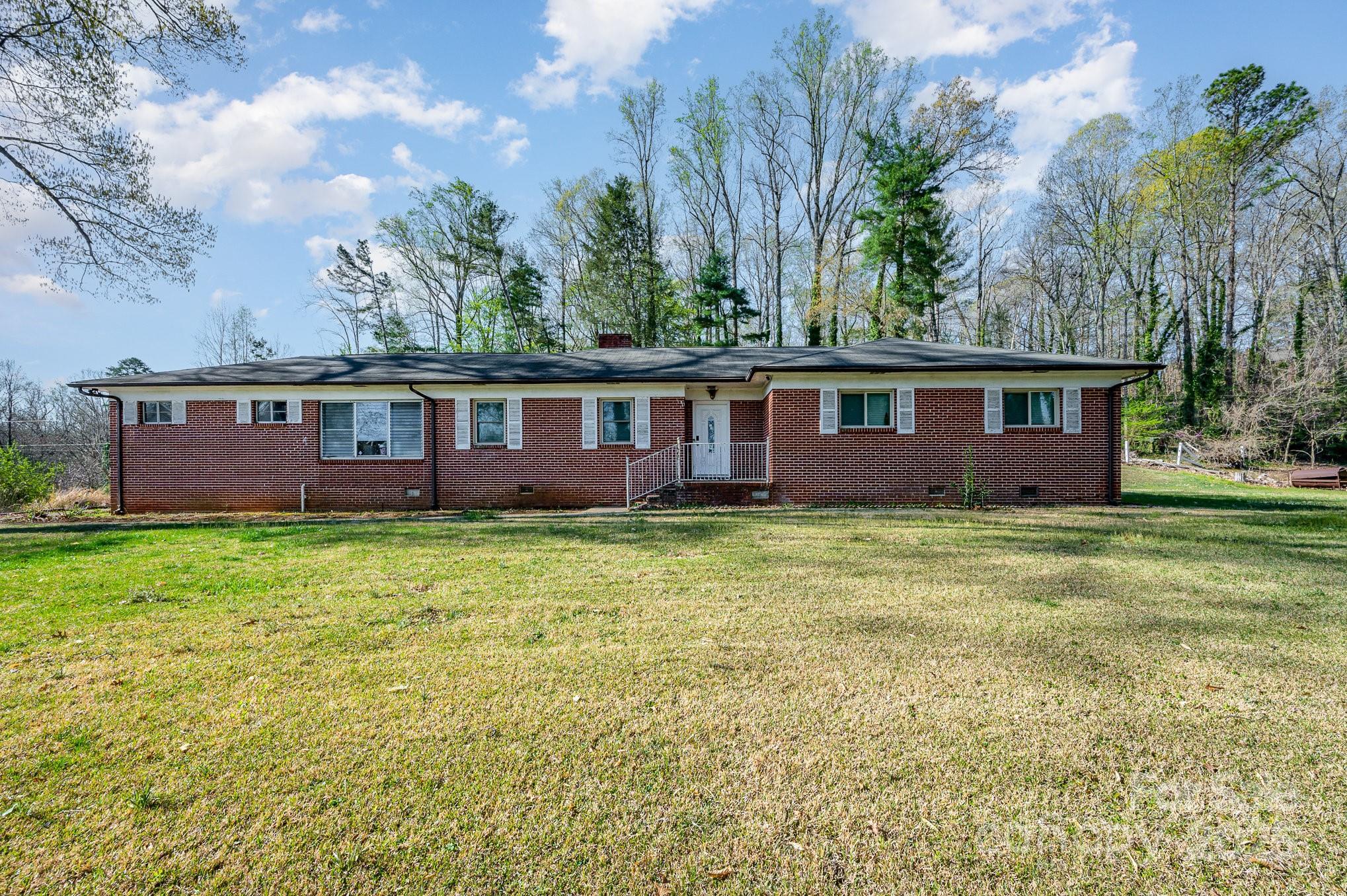 724 Rocky River Road W Charlotte, NC 28213