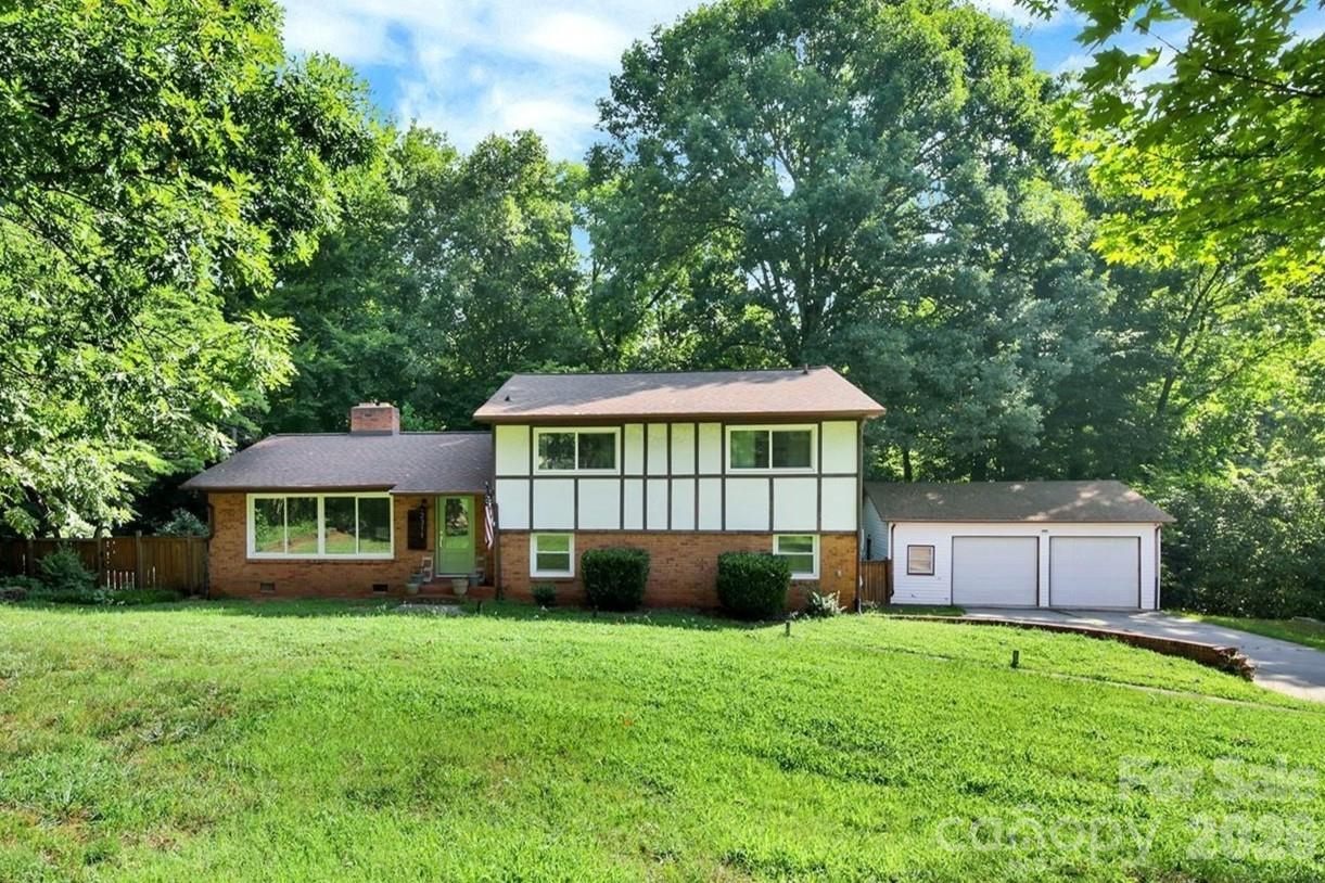 2311 Laurelwood Circle Charlotte, NC 28214