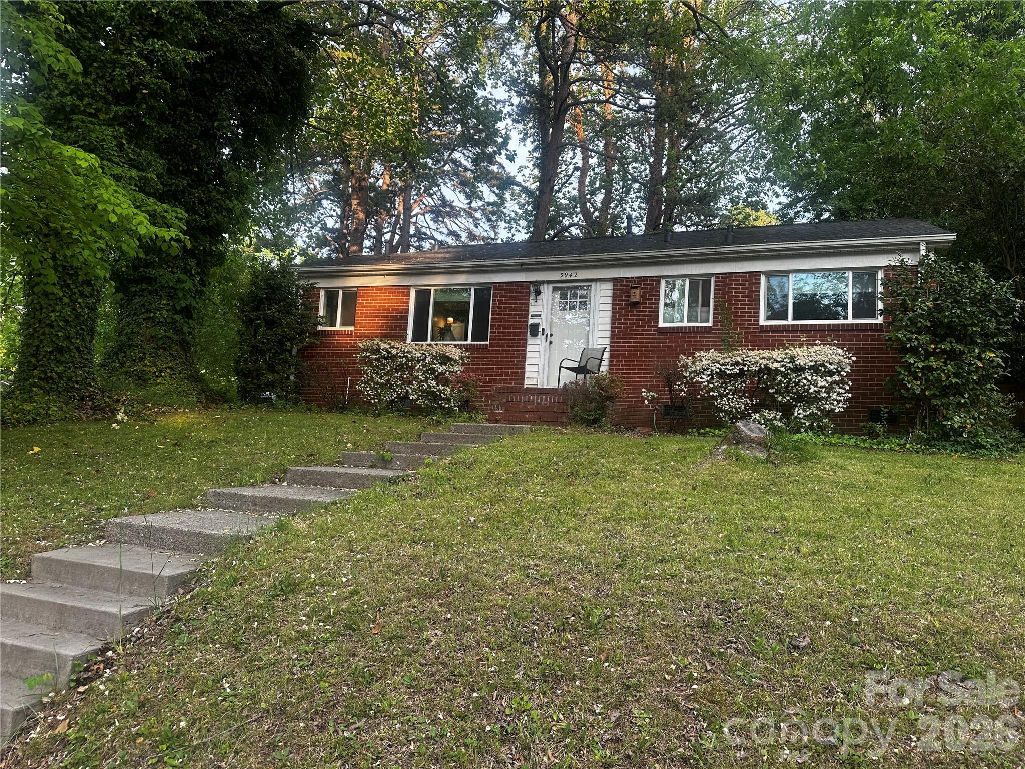 3942 Glenville Avenue Charlotte, NC 28215