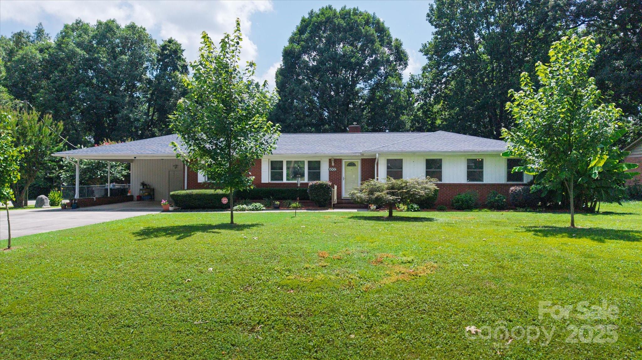 6003 Woodbridge Road Charlotte, NC 28227