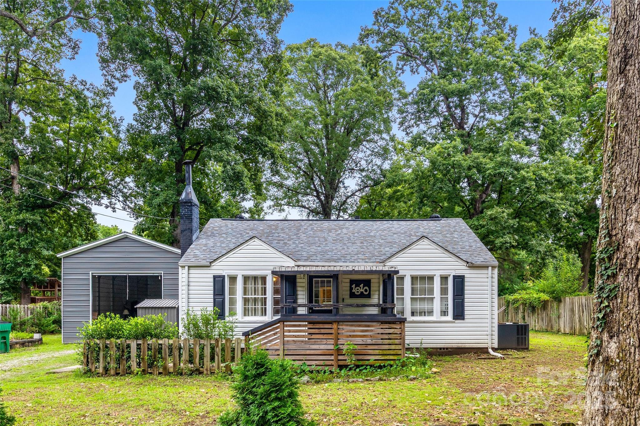 1810 Lisbon Lane Charlotte, NC 28269