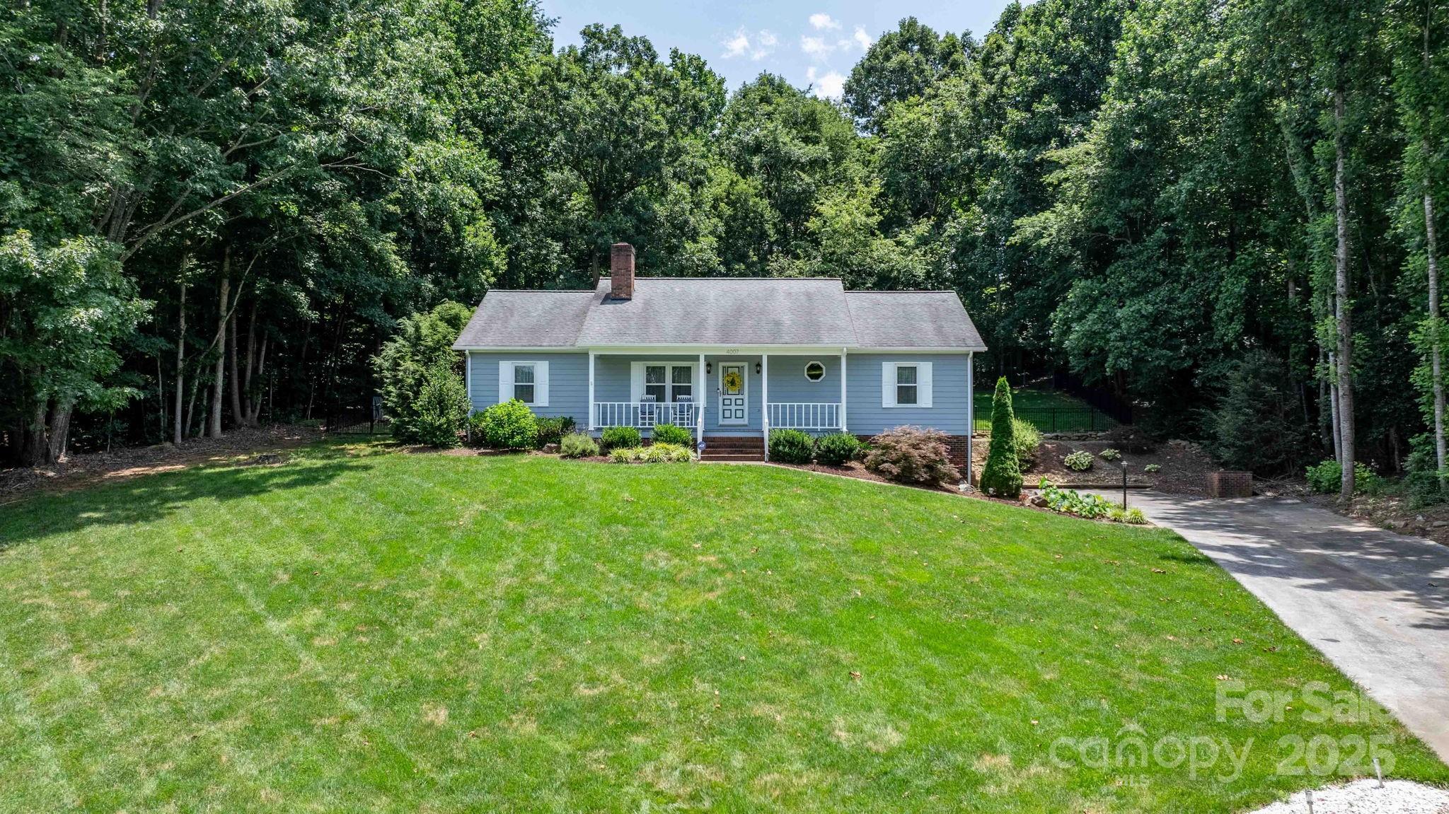 4007 Black Oak Road Hickory, NC 28602