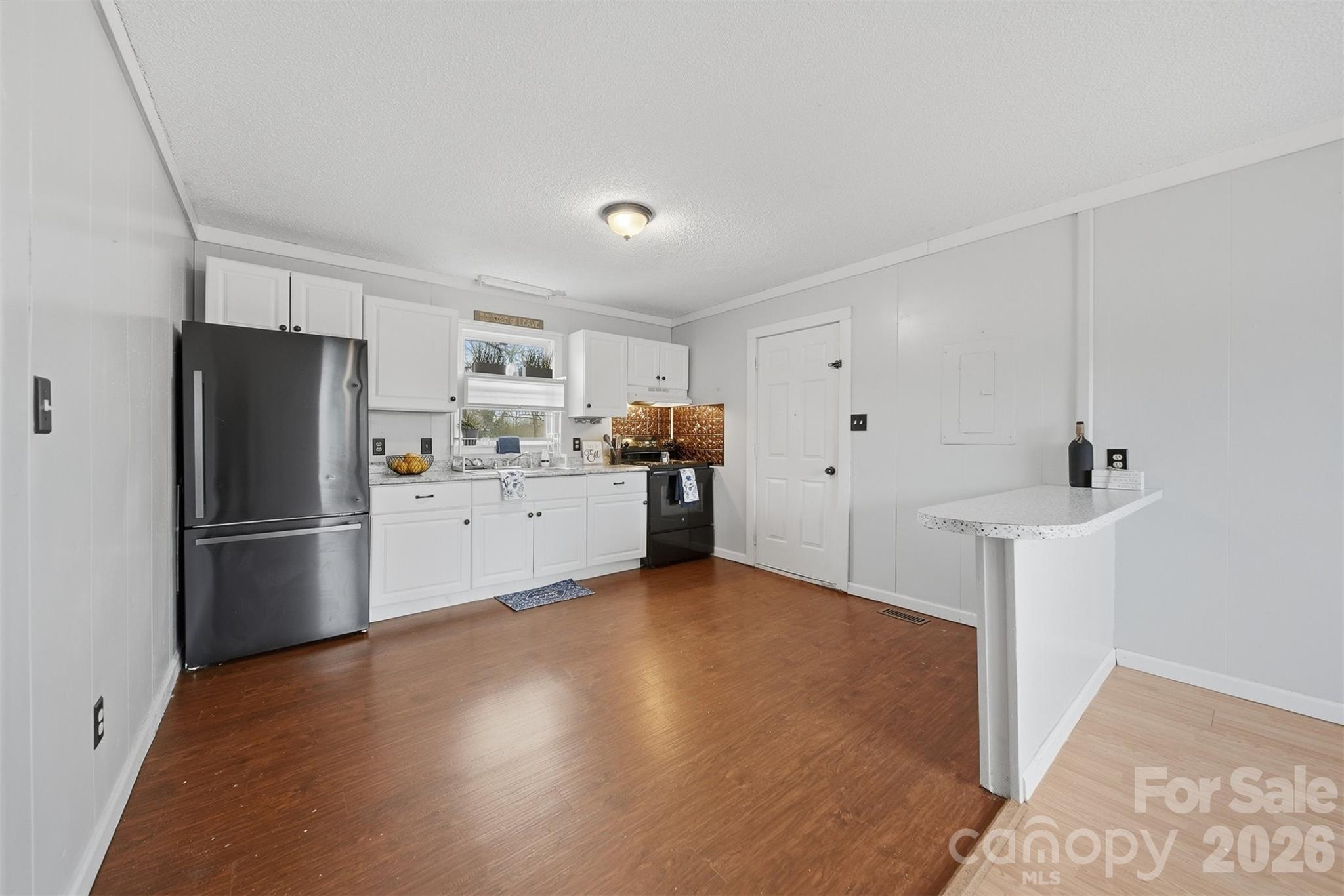 1107 N Davis Avenue Newton, NC 28658