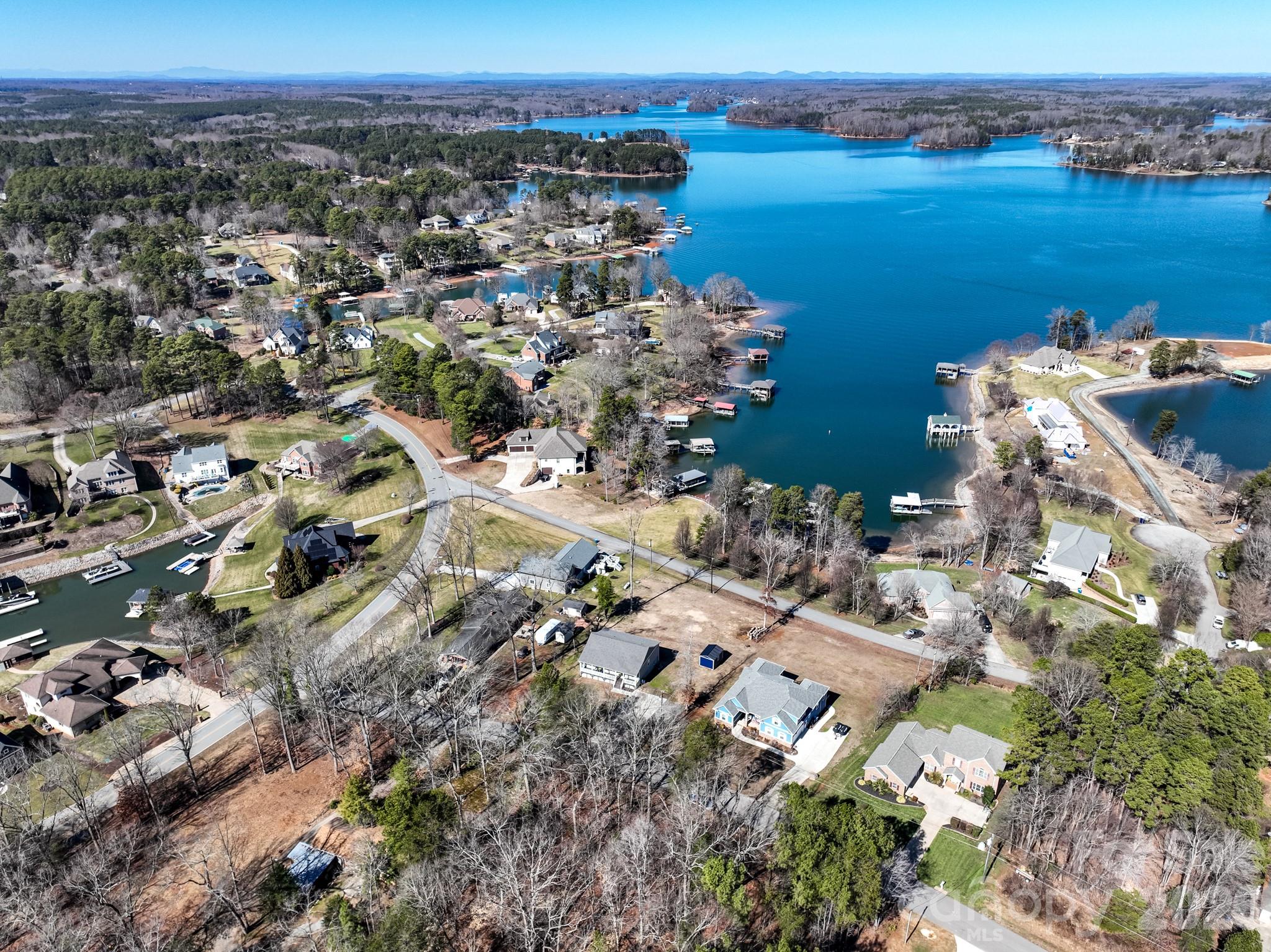 9464 Riviera Drive Sherrills Ford, NC 28673