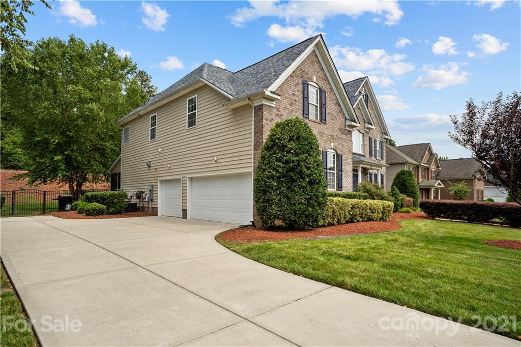 2200 Wellington Chase Drive, Concord, NC 28027 MLS 3763103