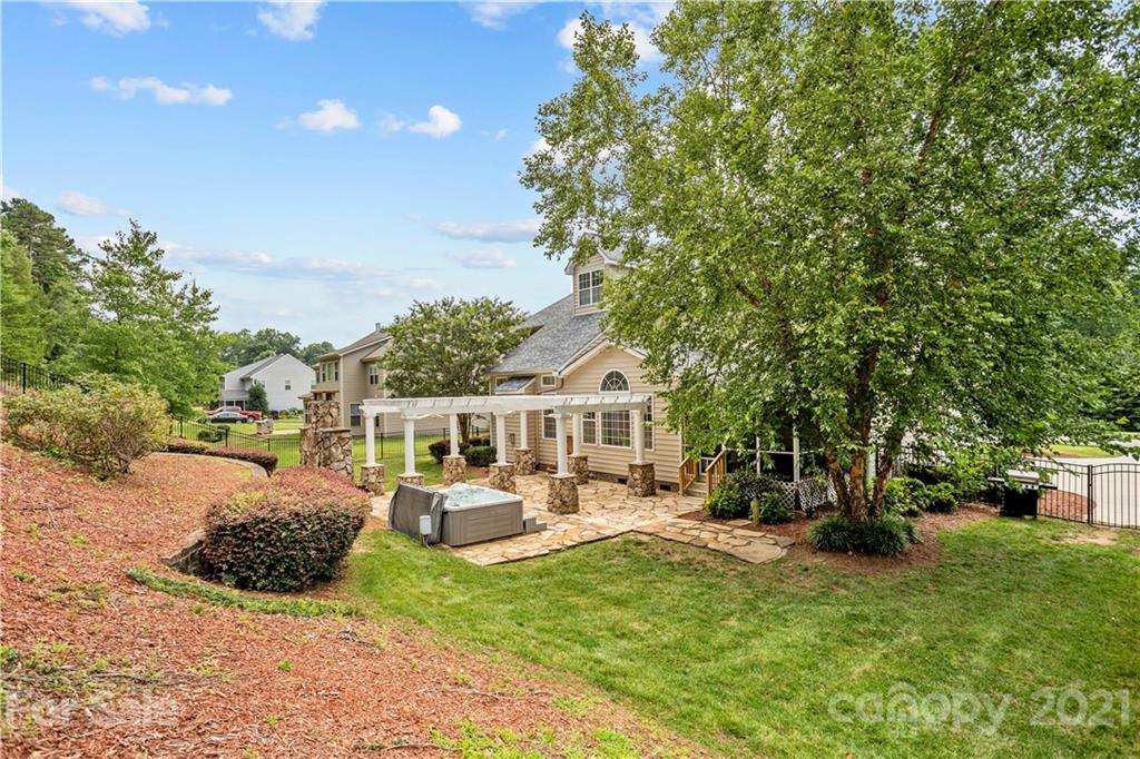 2200 Wellington Chase Drive, Concord, NC 28027 MLS 3763103