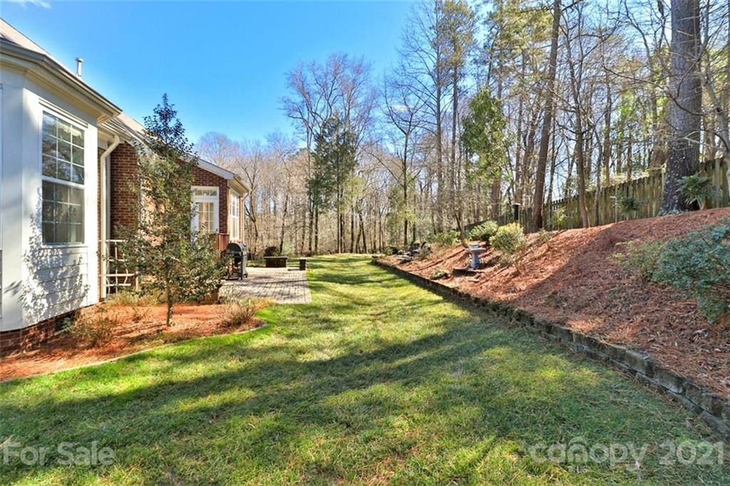 5323 Poplar Knoll Drive, Matthews, NC 28105 MLS 3710543