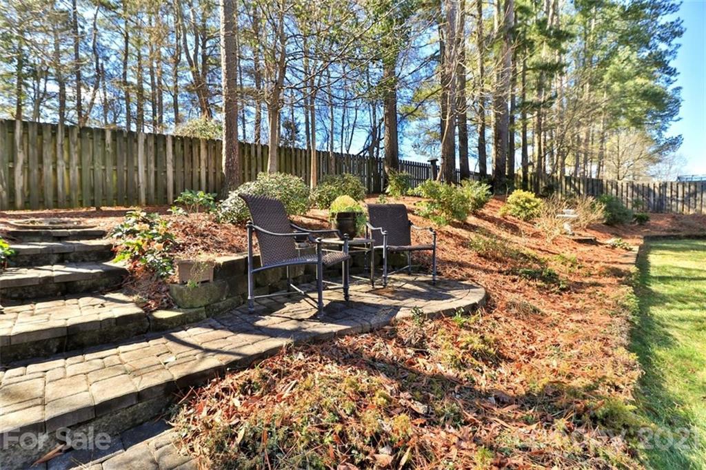 5323 Poplar Knoll Drive, Matthews, NC 28105 MLS 3710543