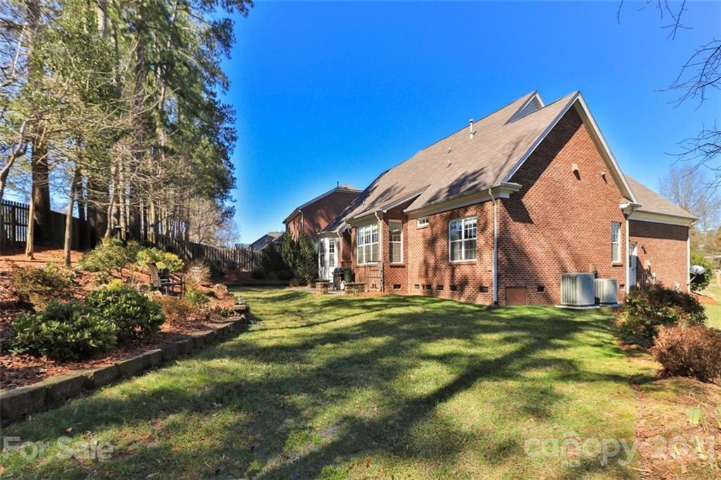 5323 Poplar Knoll Drive, Matthews, NC 28105 MLS 3710543