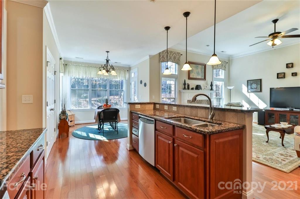 5323 Poplar Knoll Drive, Matthews, NC 28105 MLS 3710543