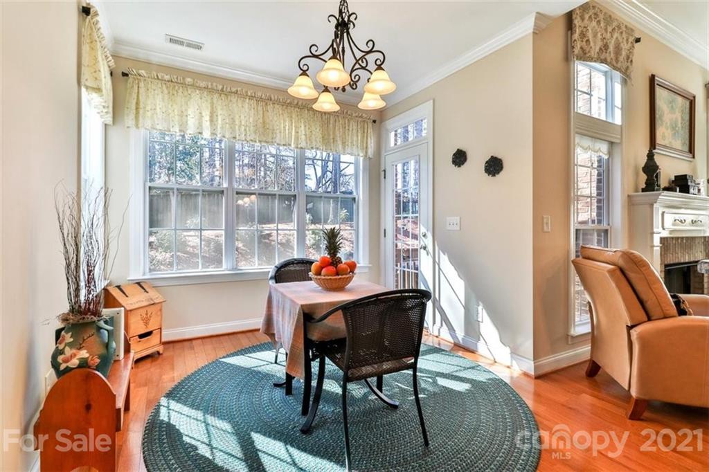 5323 Poplar Knoll Drive, Matthews, NC 28105 MLS 3710543