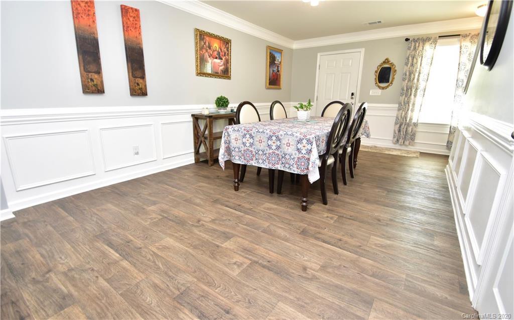 6908 Broad Valley Court, Charlotte, NC 28216 MLS 3618696