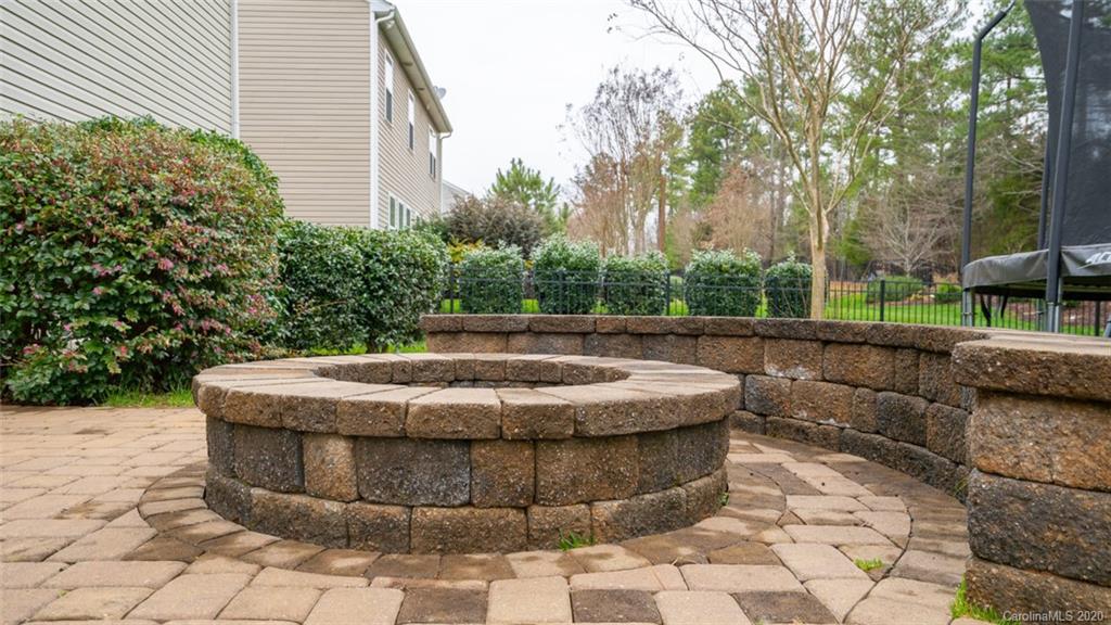 7132 Kinley Commons Lane, Charlotte, NC 28278 MLS 3592228